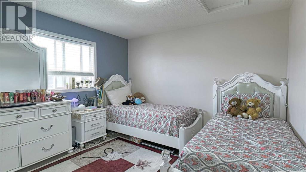 Single Family House for Sale in  Saddlecreek Crescent NE Saddle Ridge Calgary 