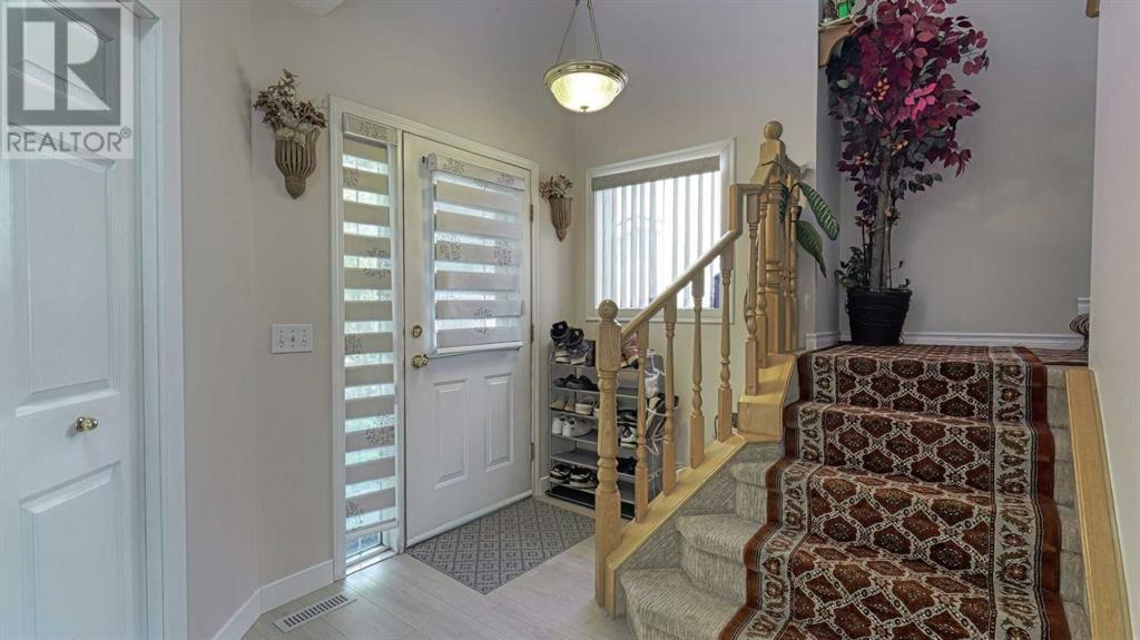 Single Family House for Sale in  Saddlecreek Crescent NE Saddle Ridge Calgary 