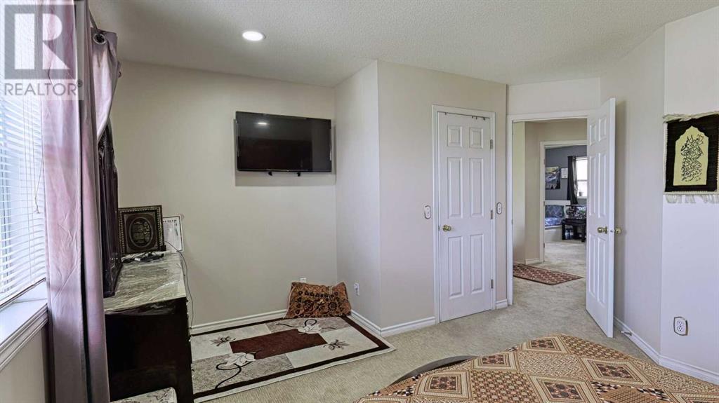 Single Family House for Sale in  Saddlecreek Crescent NE Saddle Ridge Calgary 