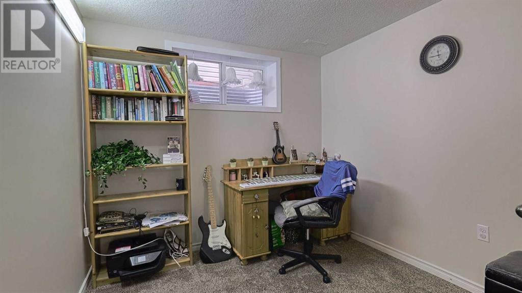 Single Family House for Sale in  Saddlecreek Crescent NE Saddle Ridge Calgary 