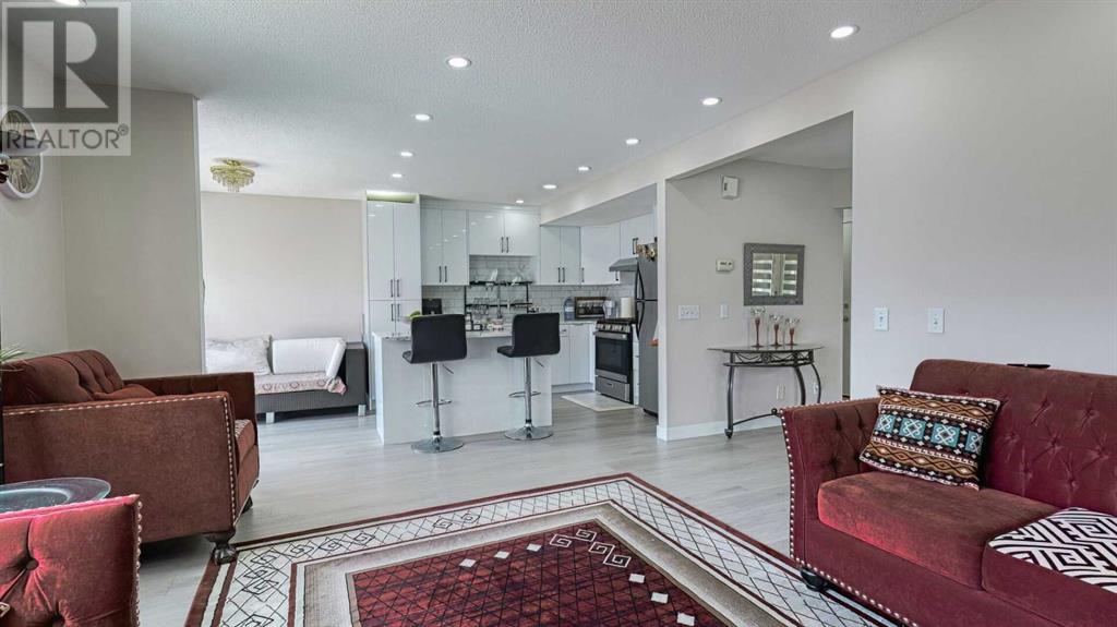 Single Family House for Sale in  Saddlecreek Crescent NE Saddle Ridge Calgary 