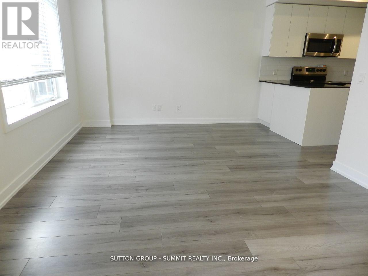 Photo 12 of 344 3066 Sixth Line, Oakville ON