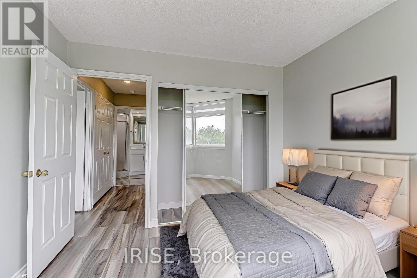 Photo 18 of 307 1001 Cedarglen Gate, Mississauga ON
