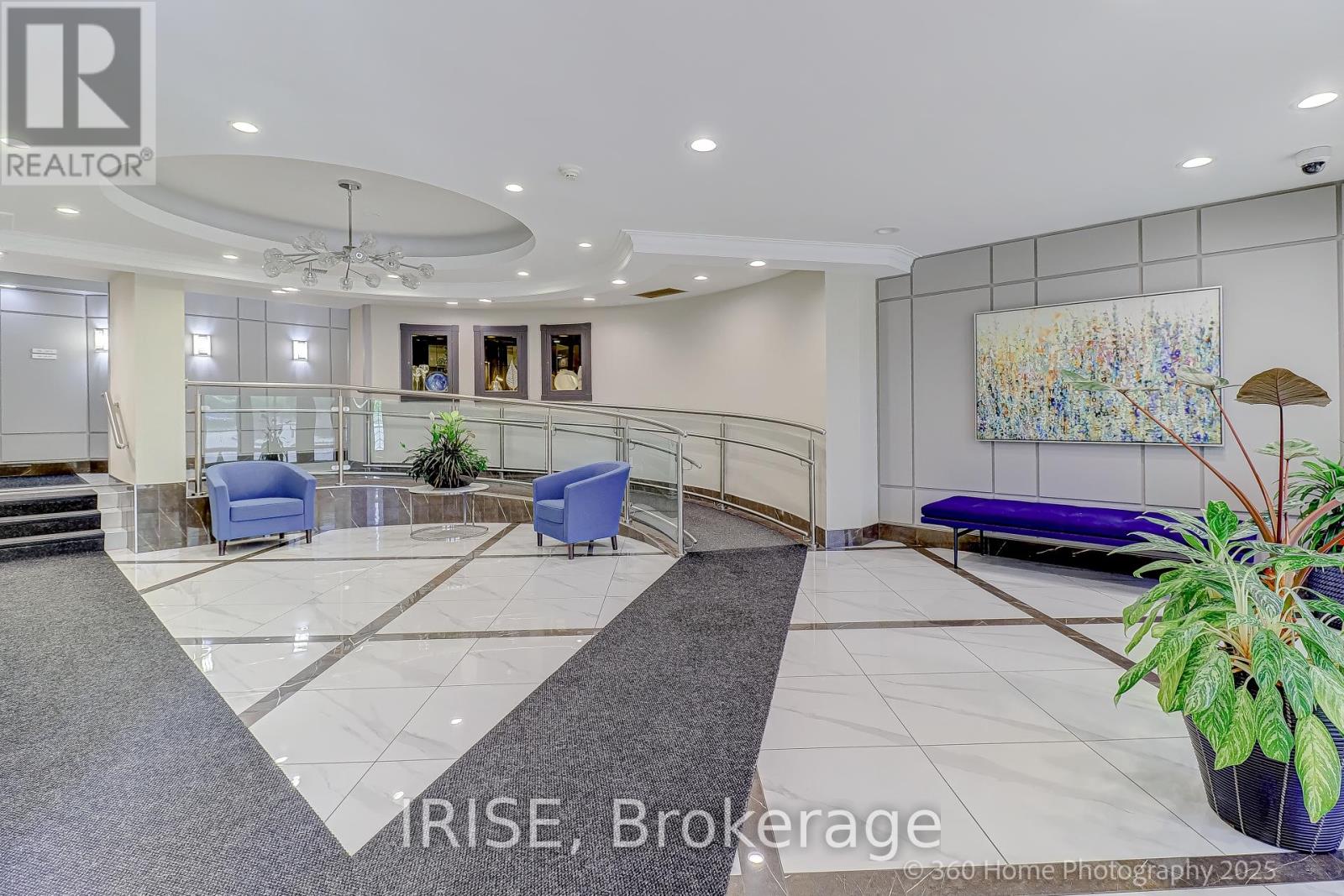Photo 7 of 307 1001 Cedarglen Gate, Mississauga ON