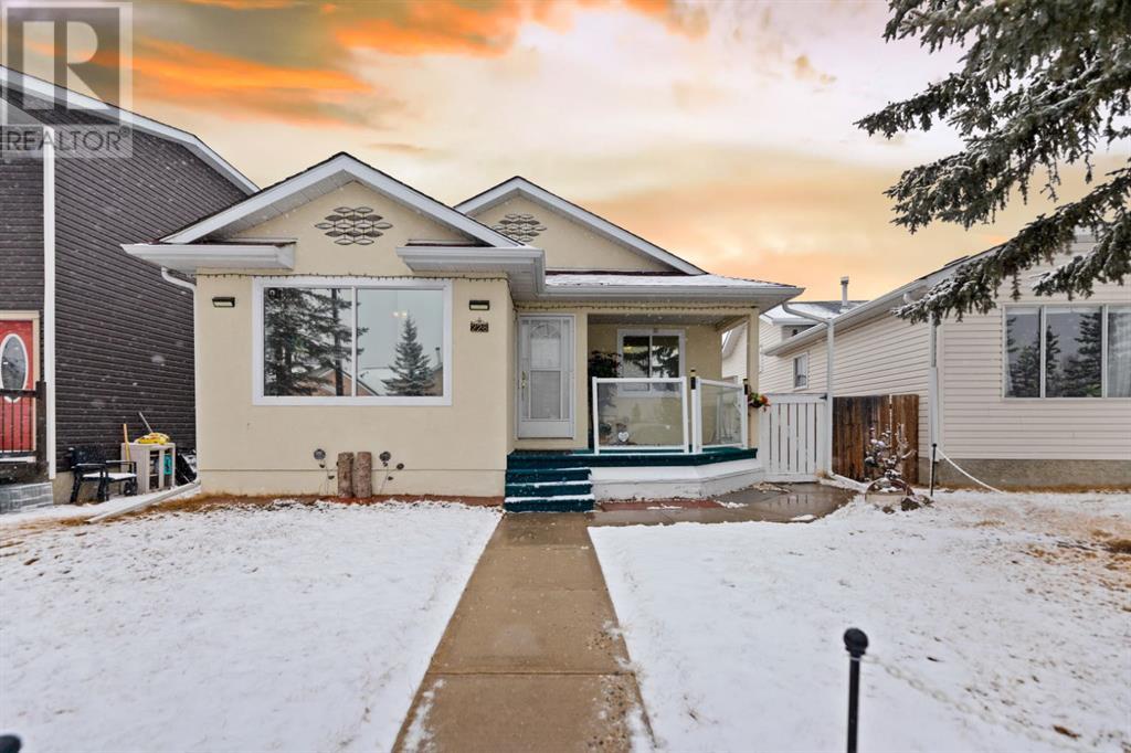 Single Family House 4 Level for Sale in  Taradale Close NE Taradale Calgary 