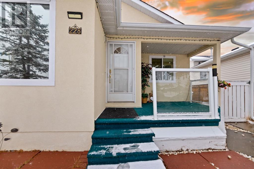 Single Family House 4 Level for Sale in  Taradale Close NE Taradale Calgary 