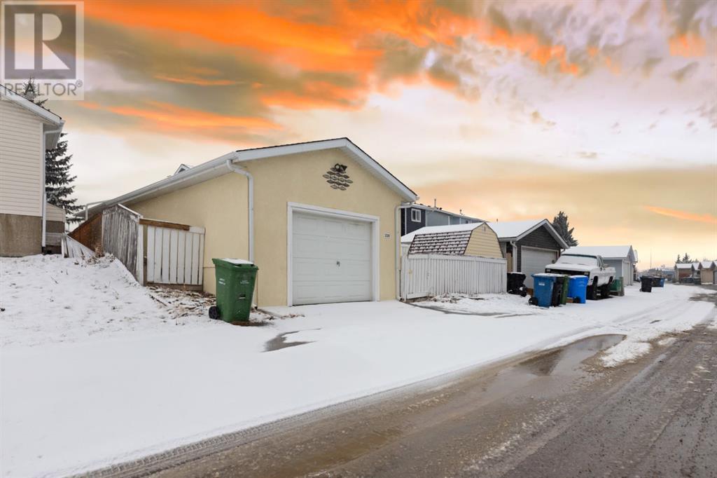 Single Family House 4 Level for Sale in  Taradale Close NE Taradale Calgary 