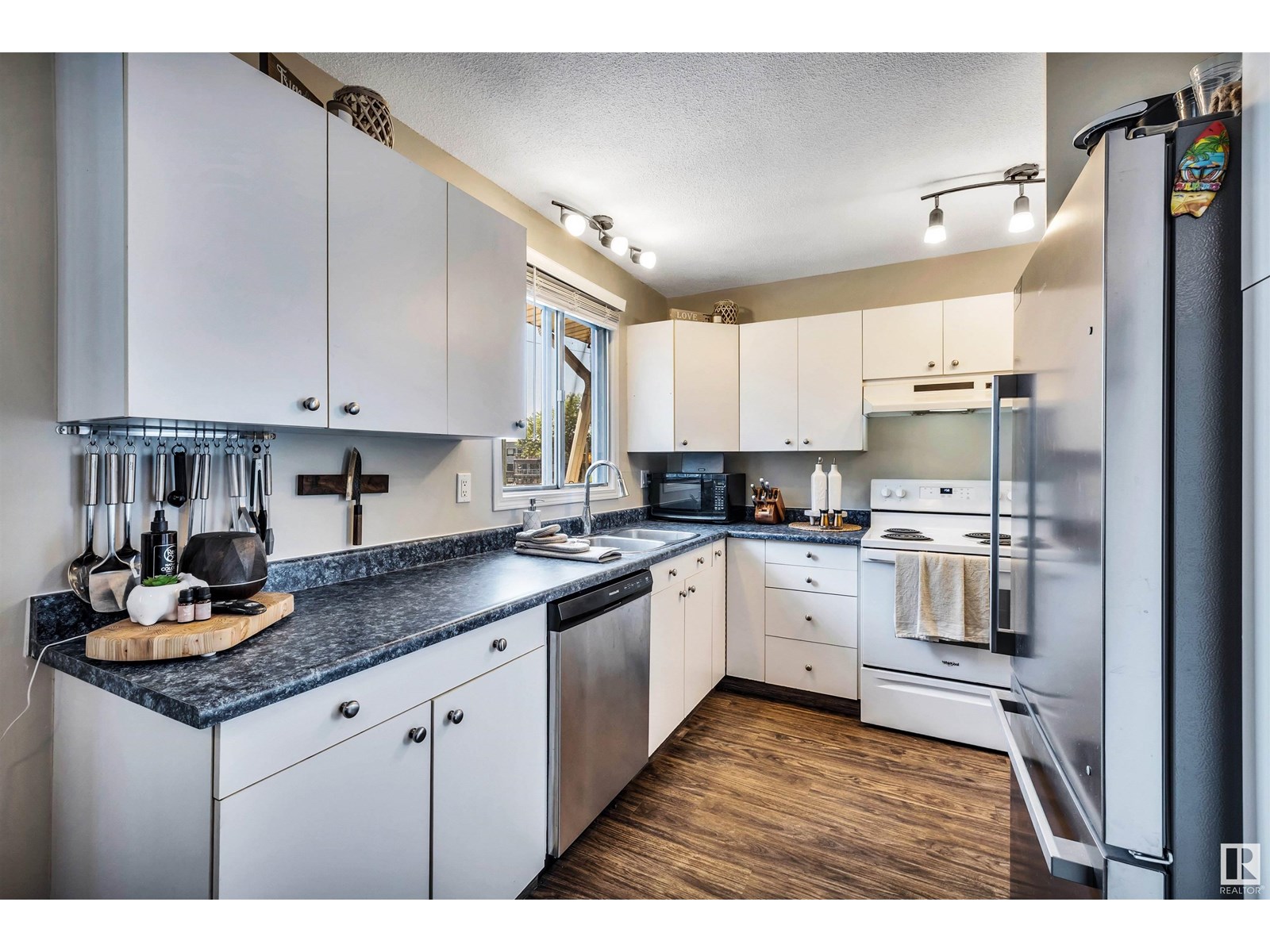 Single Family House for Sale in A Burnham AV St. Albert 