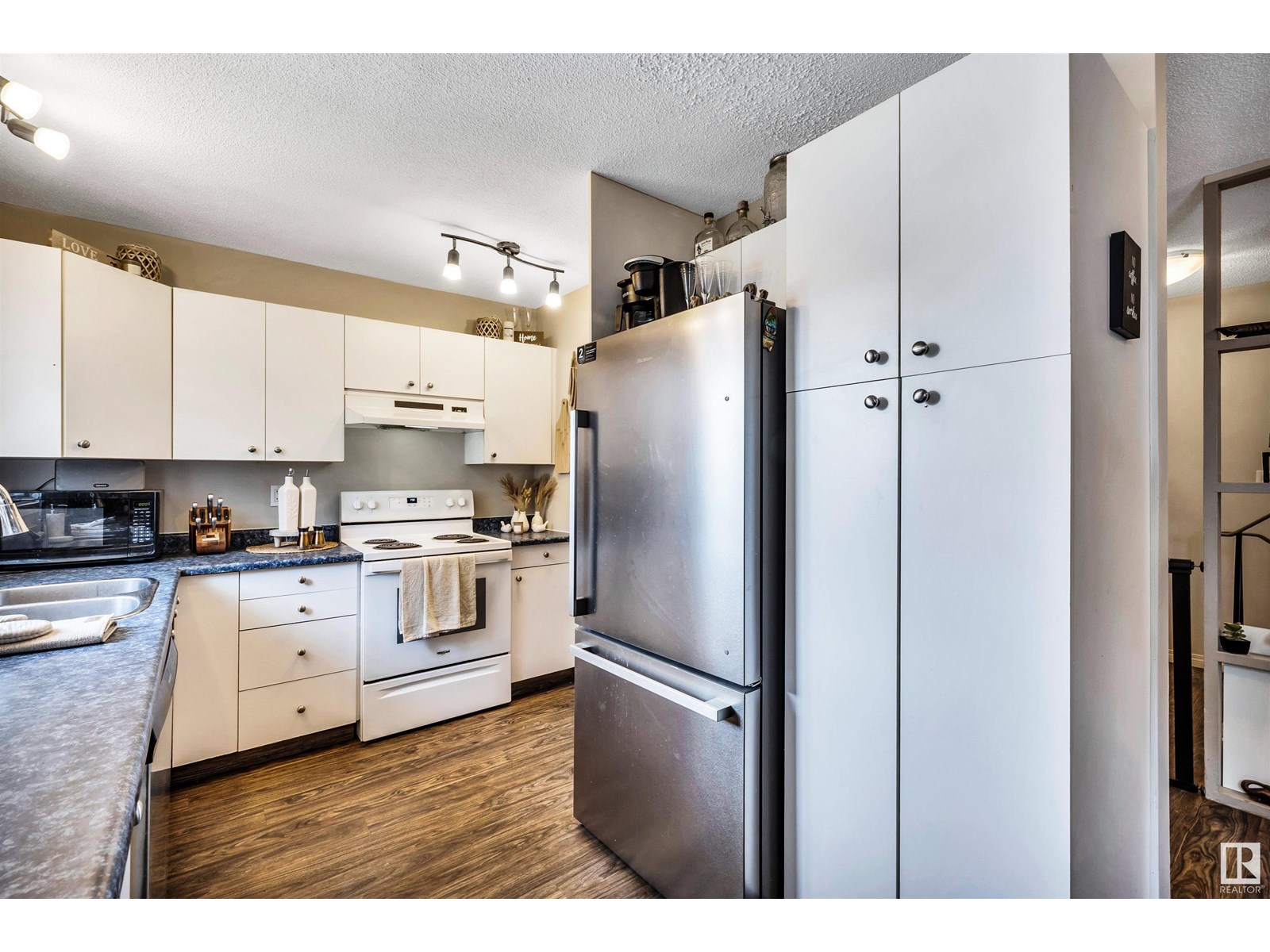 Single Family House for Sale in A Burnham AV St. Albert 