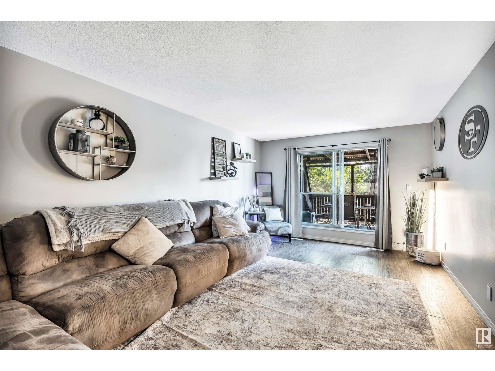 Single Family House for Sale in A Burnham AV St. Albert 
