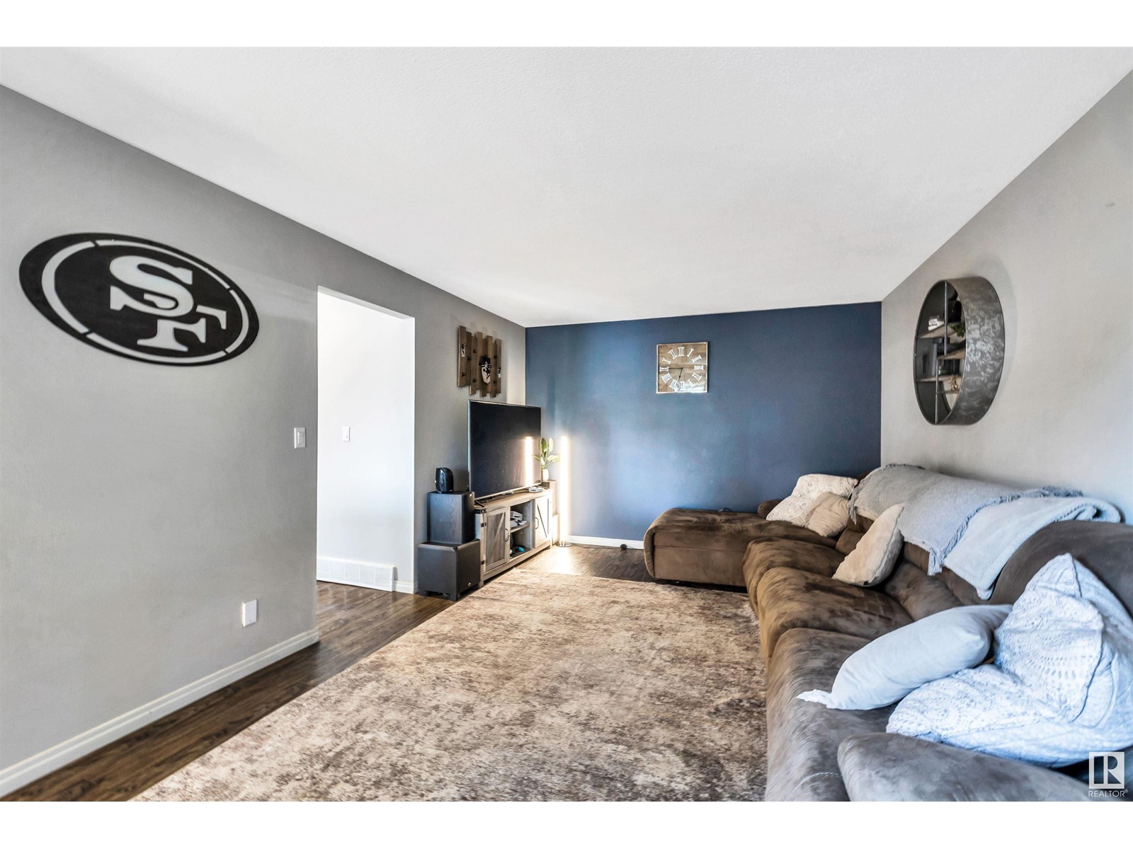 Single Family House for Sale in A Burnham AV St. Albert 