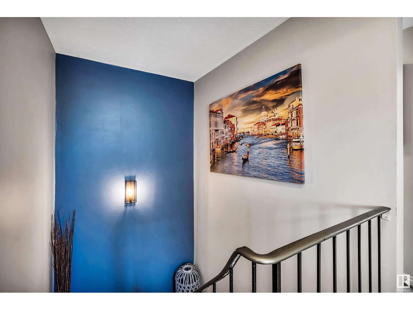 Single Family House for Sale in A Burnham AV St. Albert 