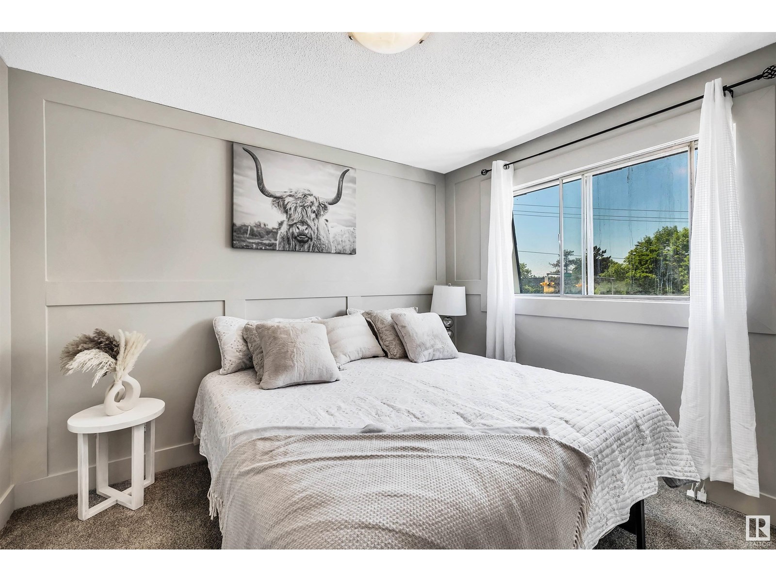 Single Family House for Sale in A Burnham AV St. Albert 