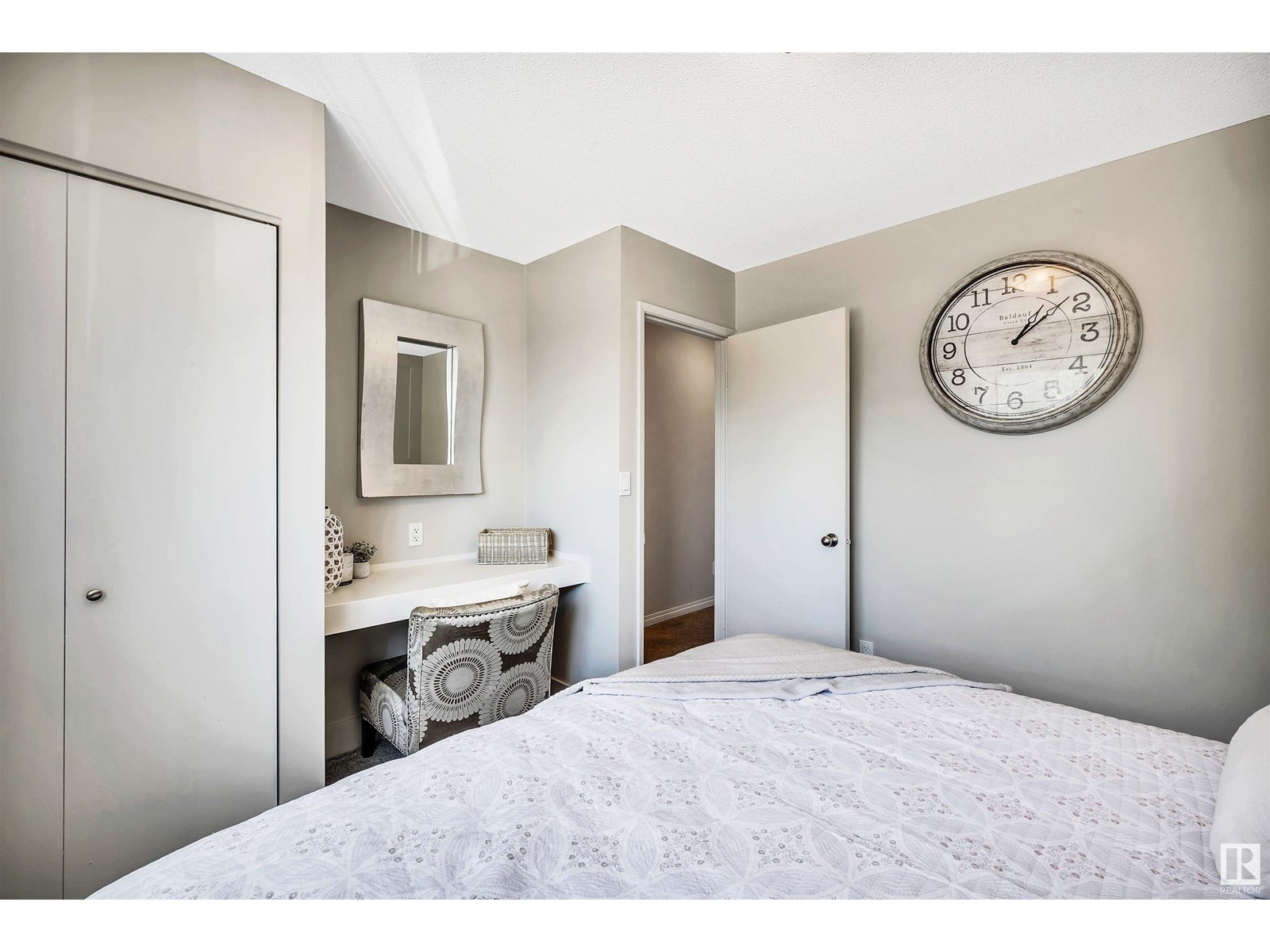 Single Family House for Sale in A Burnham AV St. Albert 