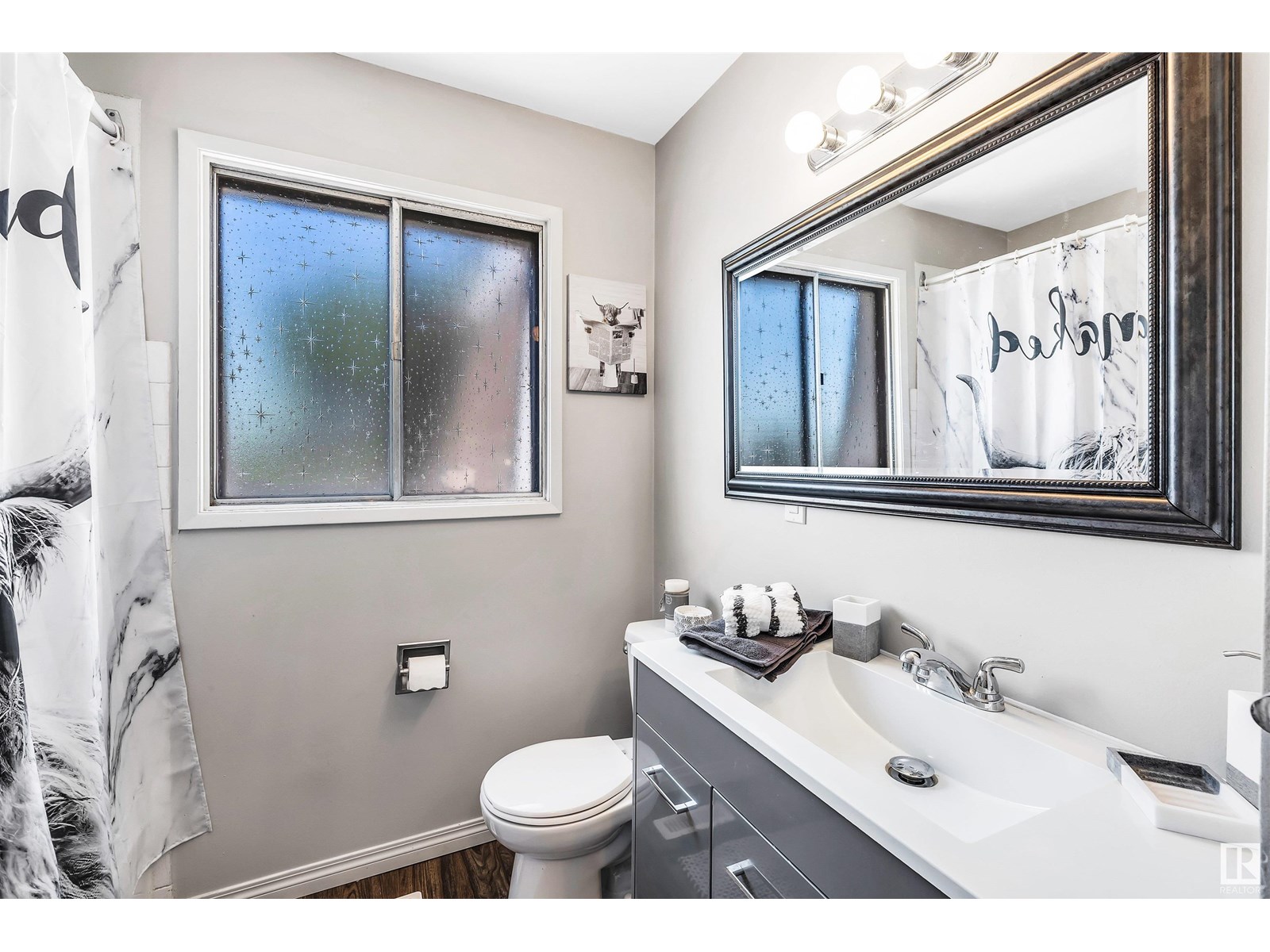 Single Family House for Sale in A Burnham AV St. Albert 