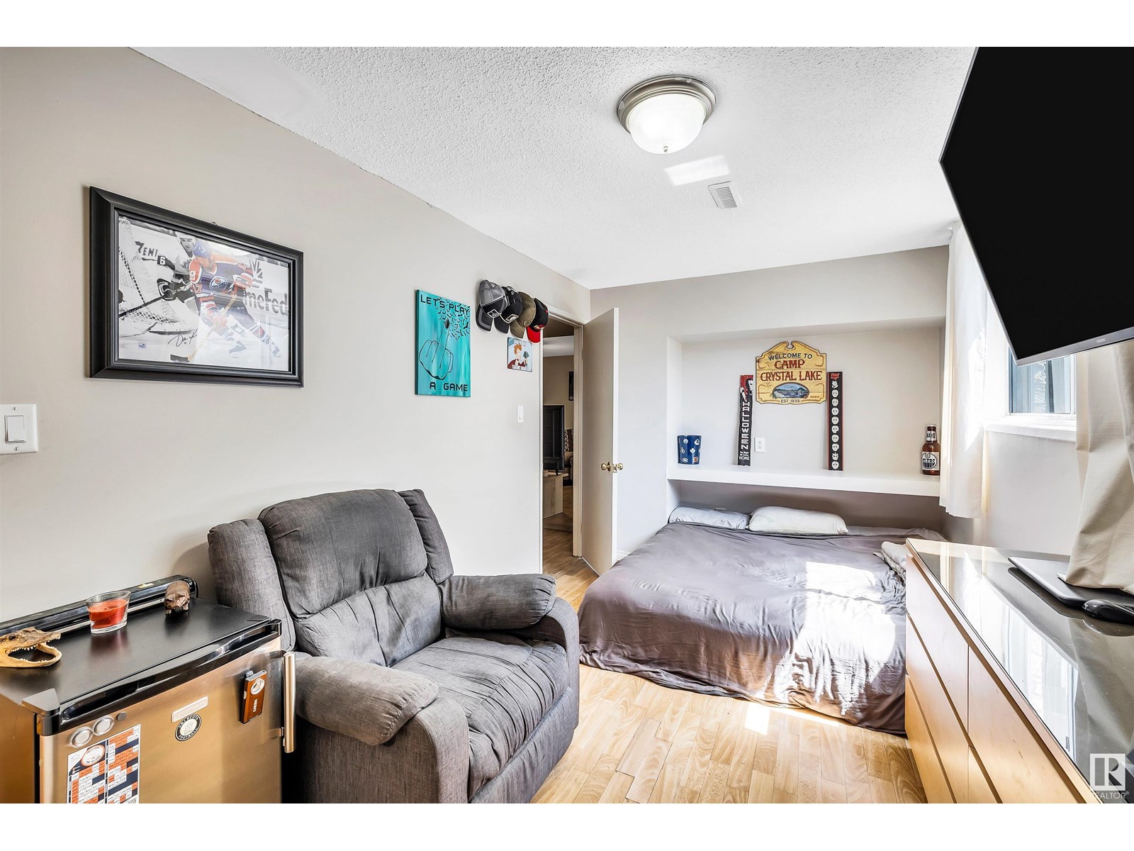 Single Family House for Sale in A Burnham AV St. Albert 