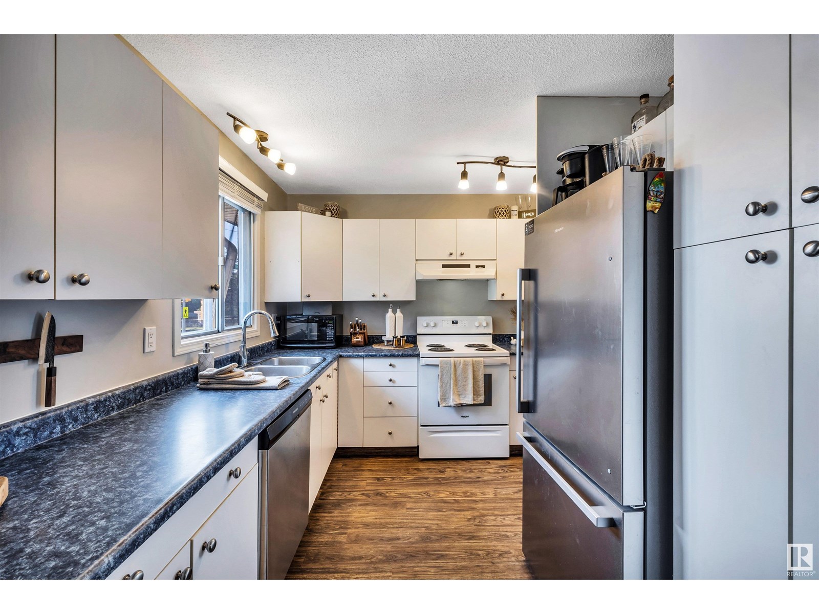 Single Family House for Sale in A Burnham AV St. Albert 