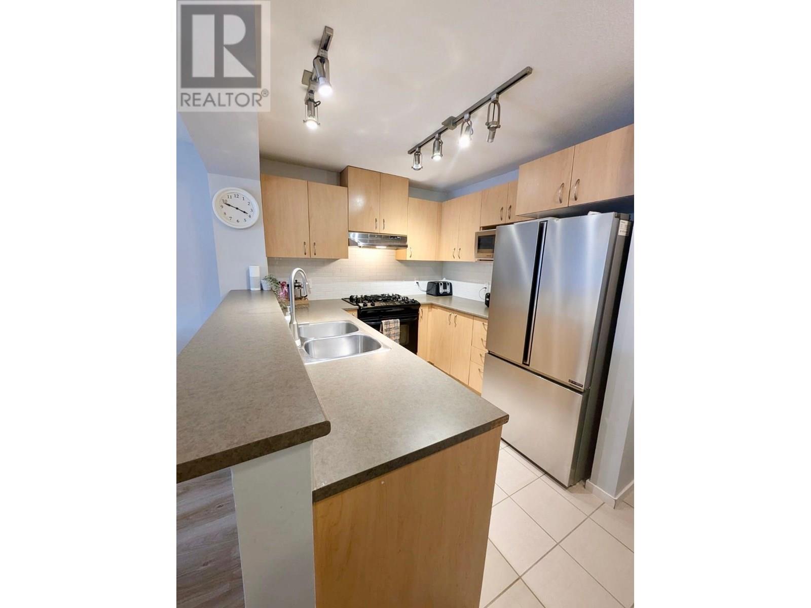 Photo 17 of 106 9233 Government Street, Burnaby BC