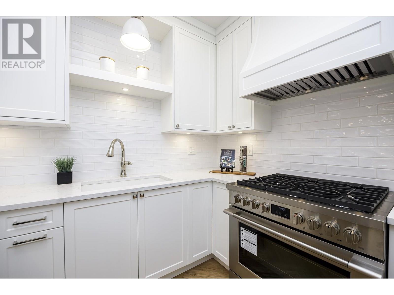 259 E 23RD STREET, North Vancouver real estate listing R3005790