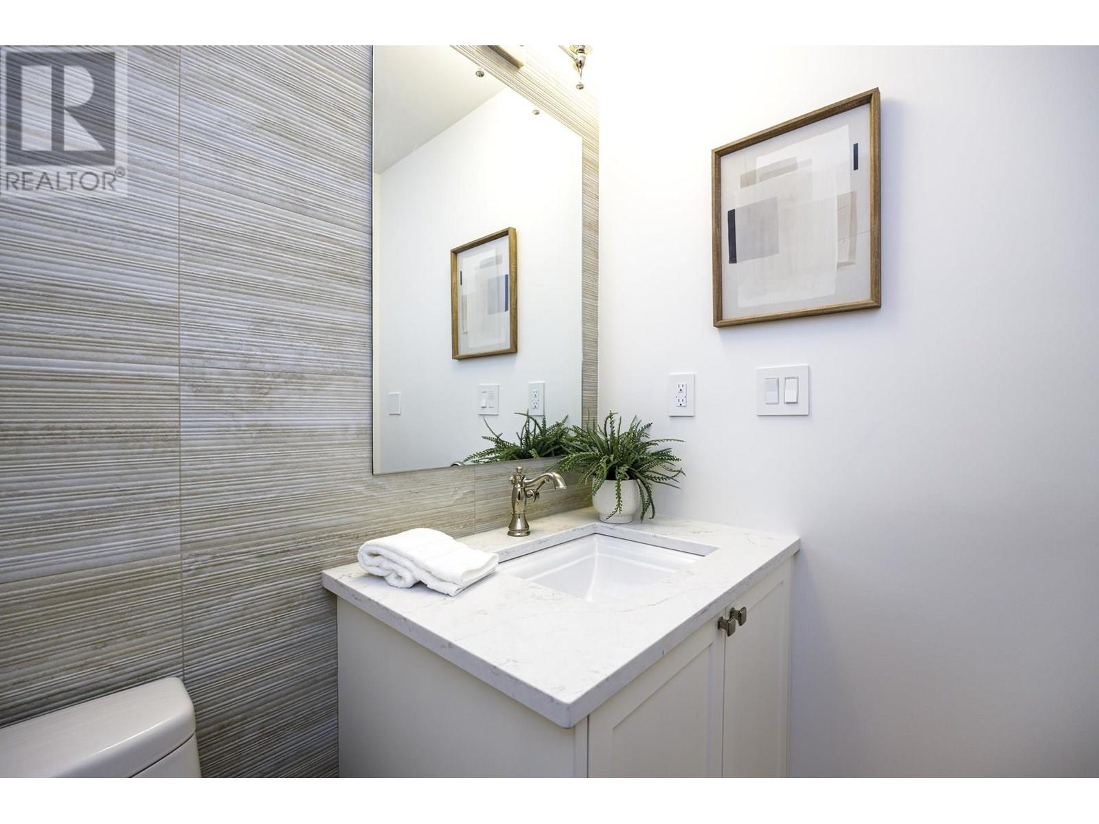 259 E 23RD STREET, North Vancouver real estate listing R3005790