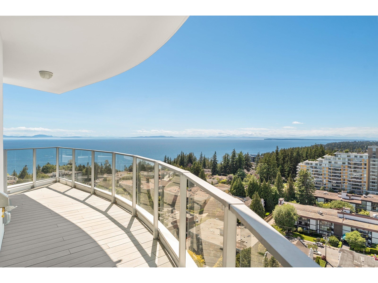 1701 1500 MARTIN STREET, White Rock