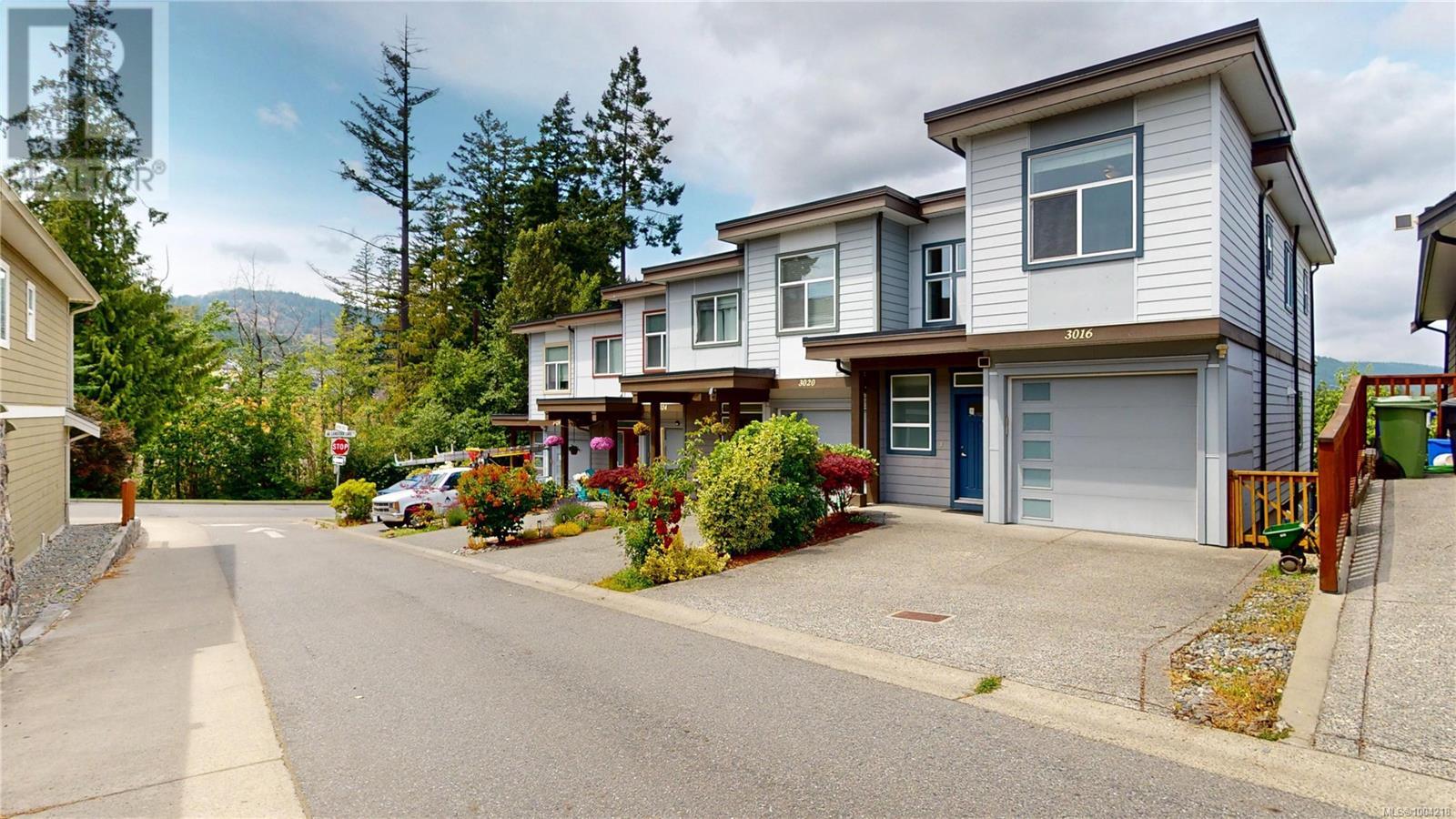 Photo 3 of 3016 Urban Creek Way, Langford BC