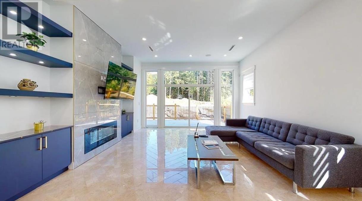 1102 LARGO ROAD, Roberts Creek