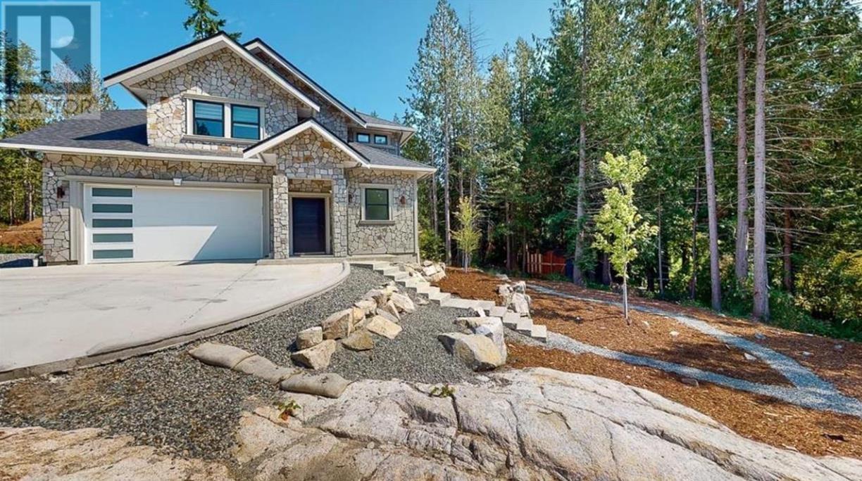 1102 LARGO ROAD, Roberts Creek
