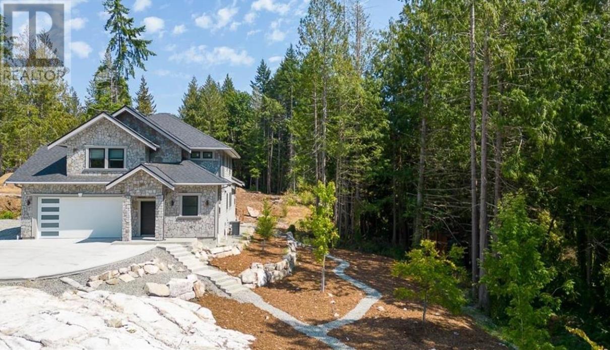 1102 LARGO ROAD, Roberts Creek