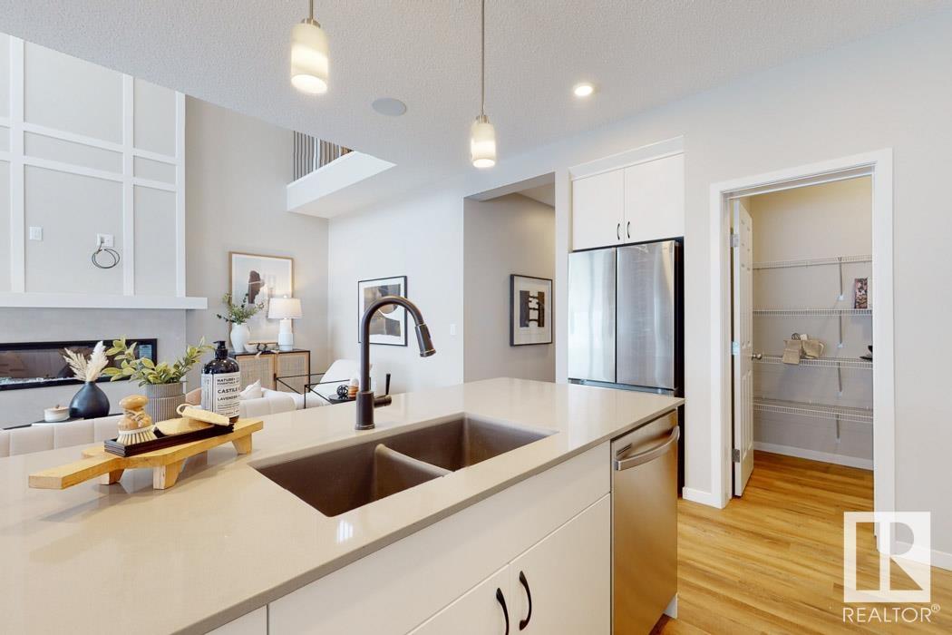Photo 43 of 1319 13 Av Nw, Edmonton AB