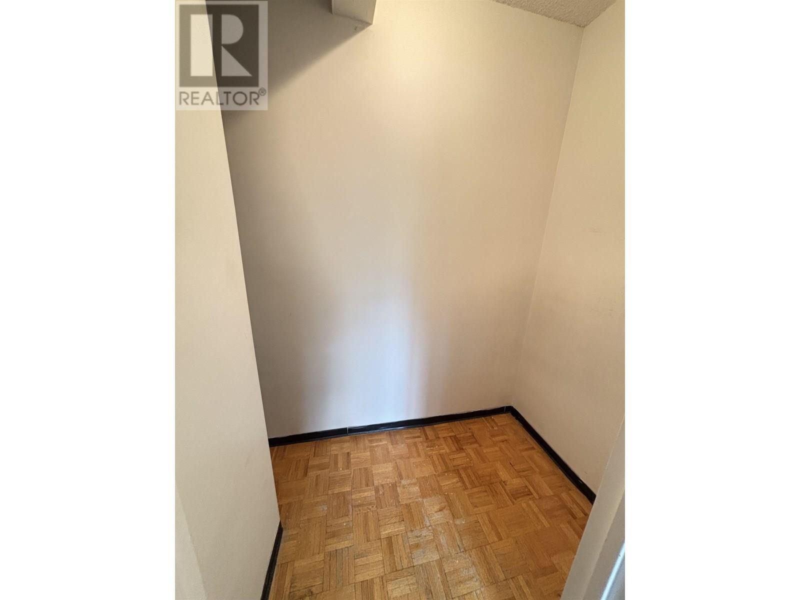 #308 1501 QUEENSWAY - 9