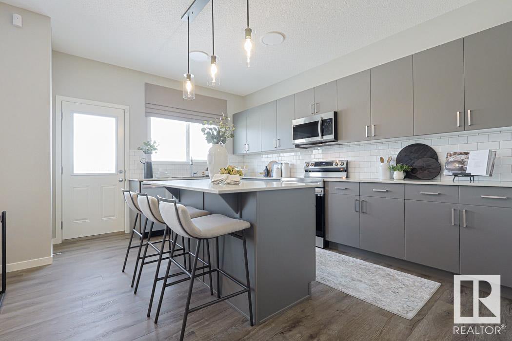 Photo 11 of 1319 11 Av Nw, Edmonton AB