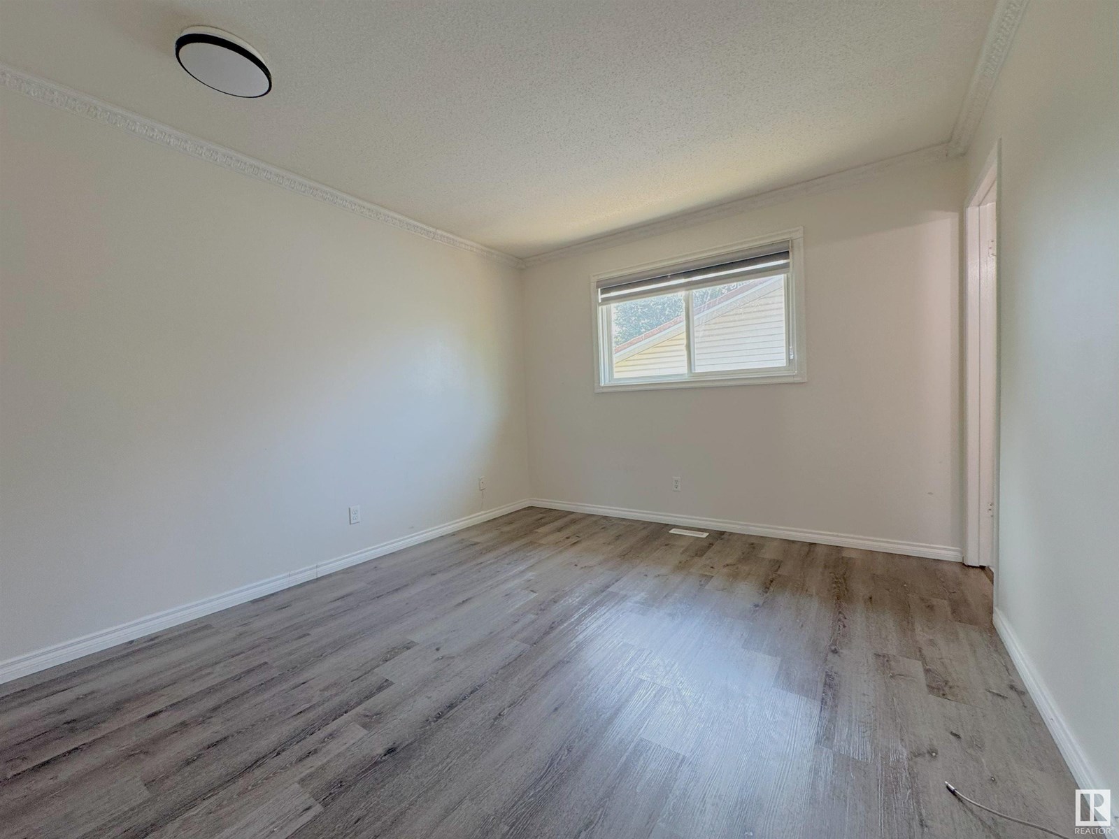 Photo 12 of 7336 21 Av Nw Nw, Edmonton AB