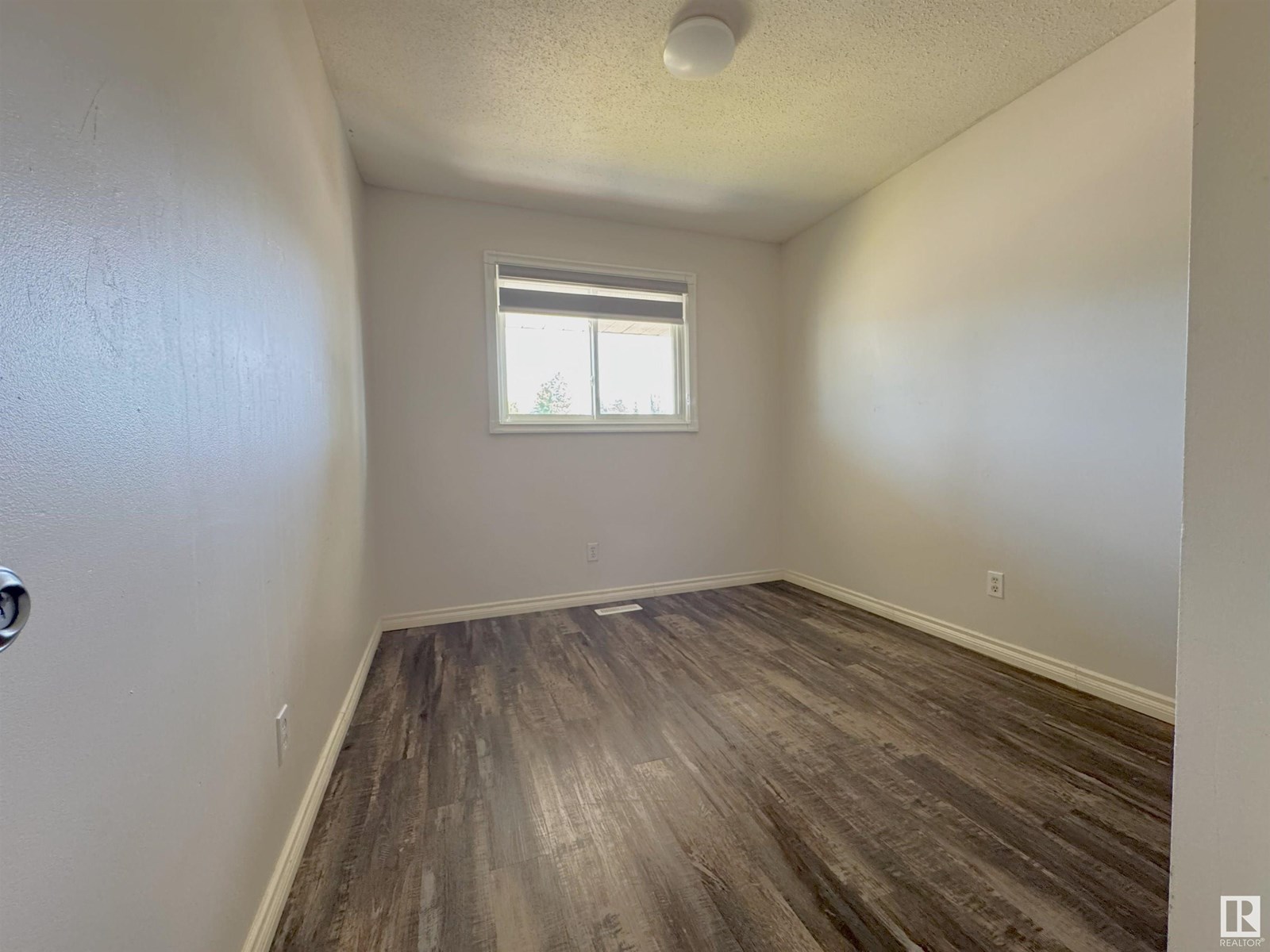 Photo 15 of 7336 21 Av Nw Nw, Edmonton AB