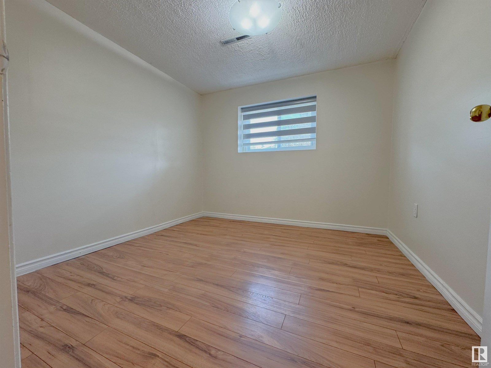 Photo 25 of 7336 21 Av Nw Nw, Edmonton AB