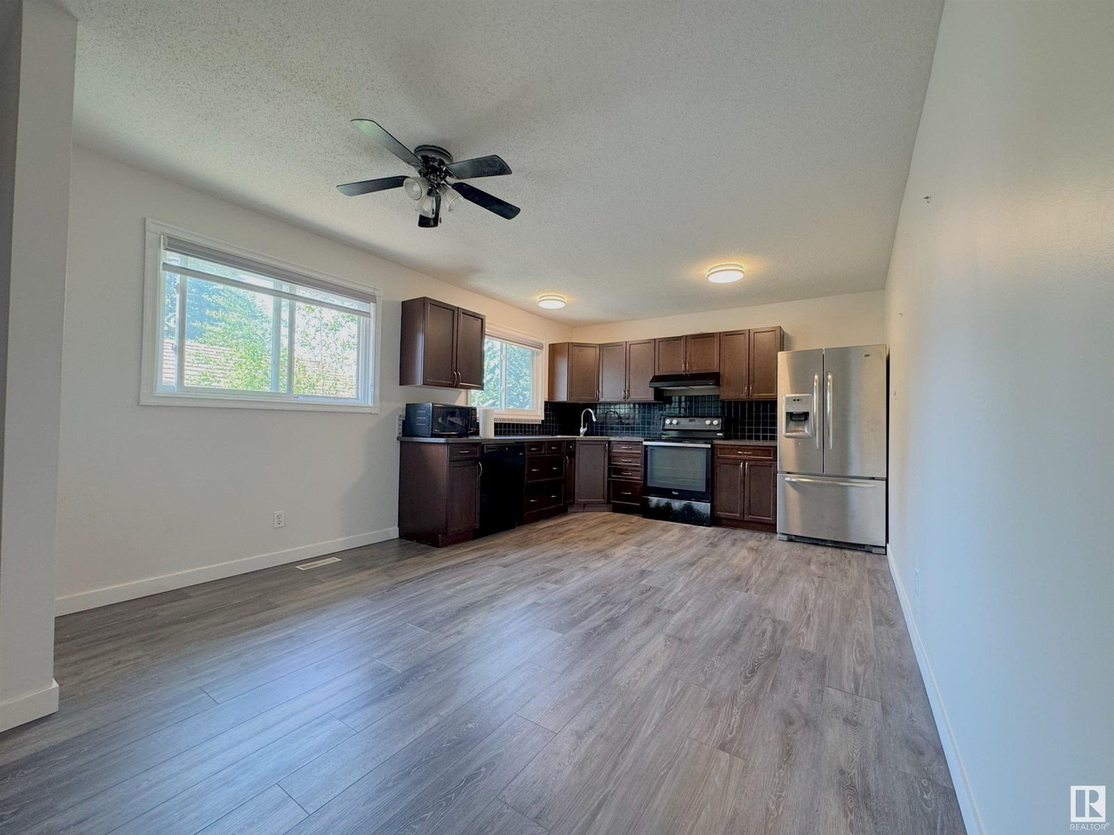 Photo 8 of 7336 21 Av Nw Nw, Edmonton AB