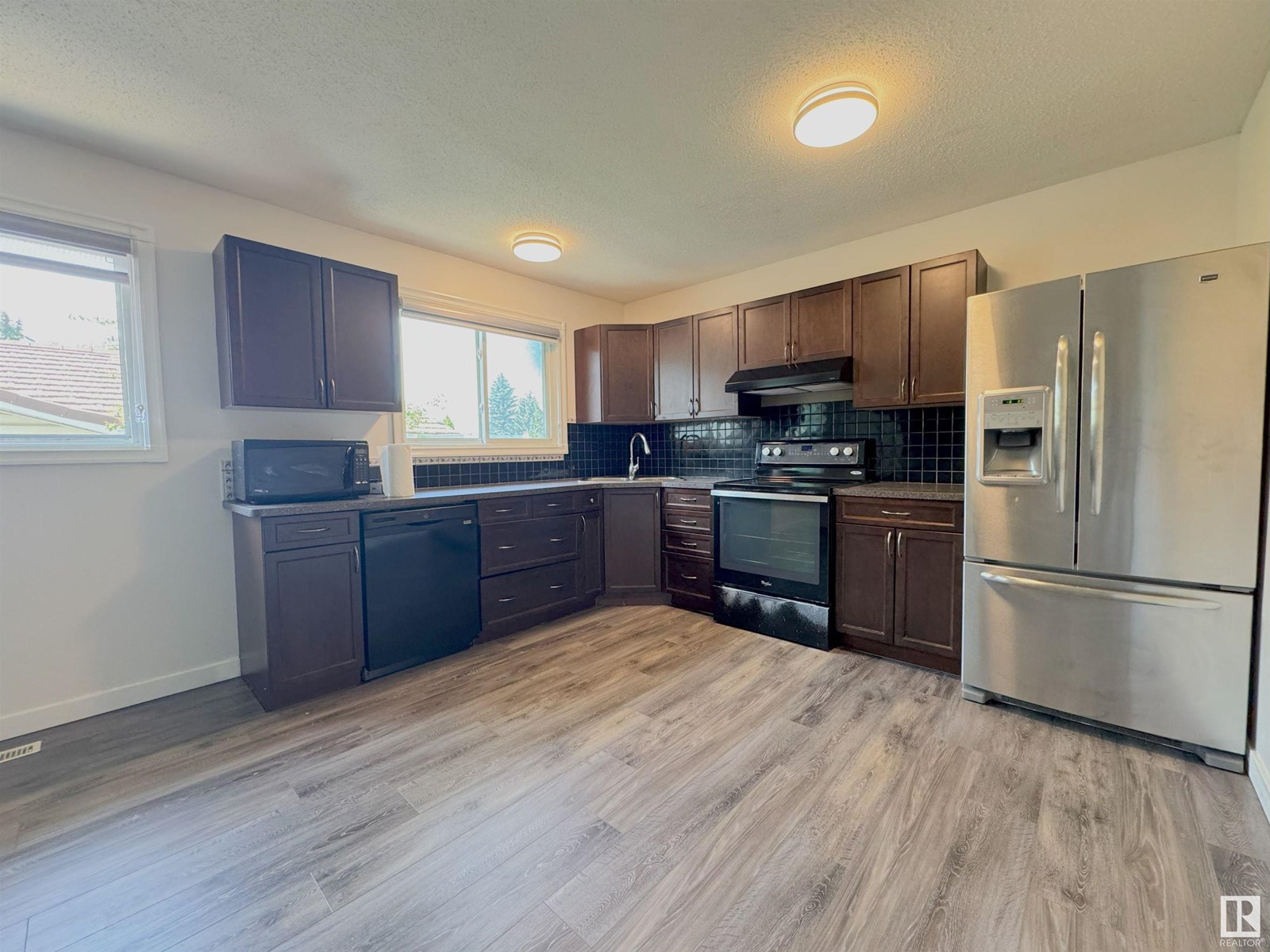 Photo 9 of 7336 21 Av Nw Nw, Edmonton AB