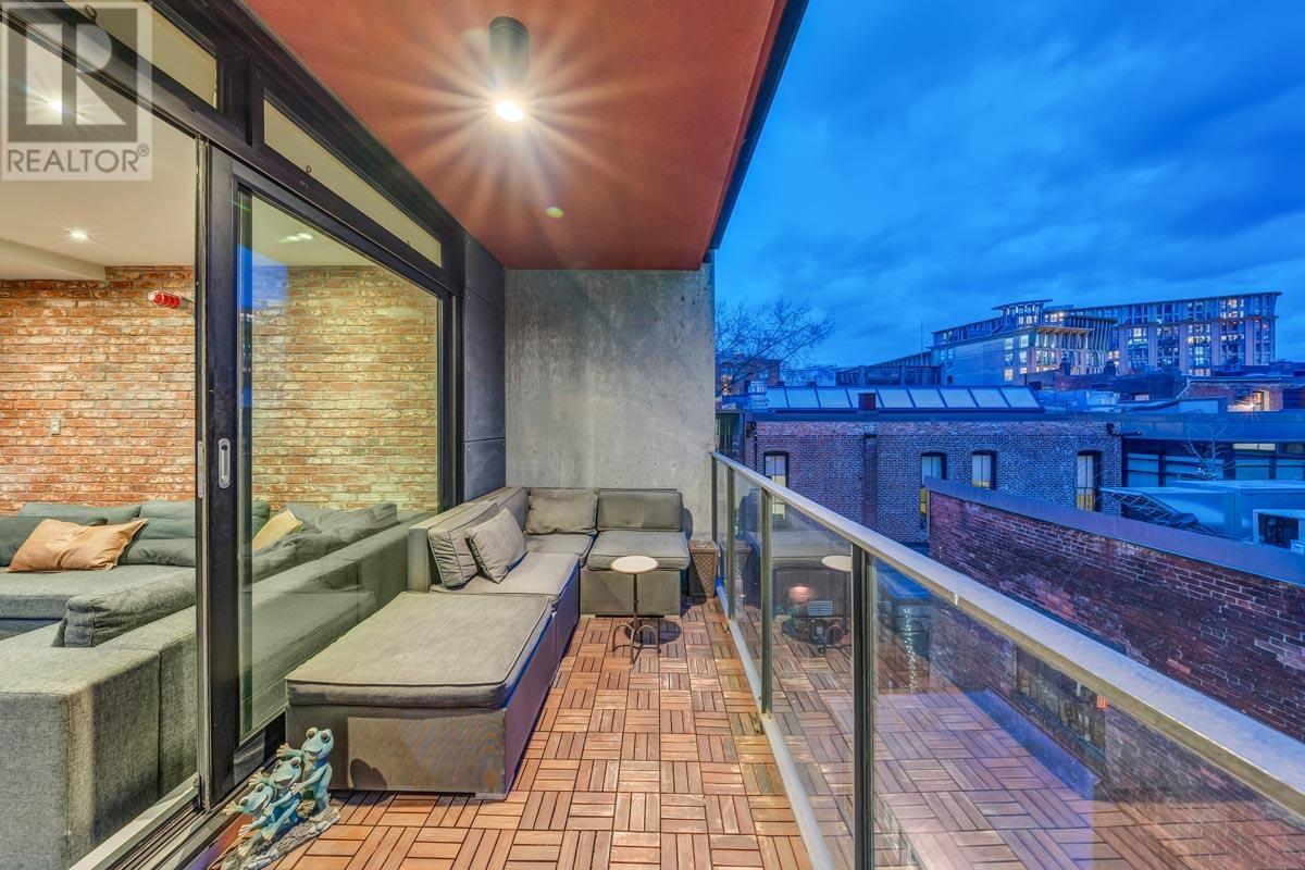 Photo 16 of 305 12 Water Street, Vancouver BC