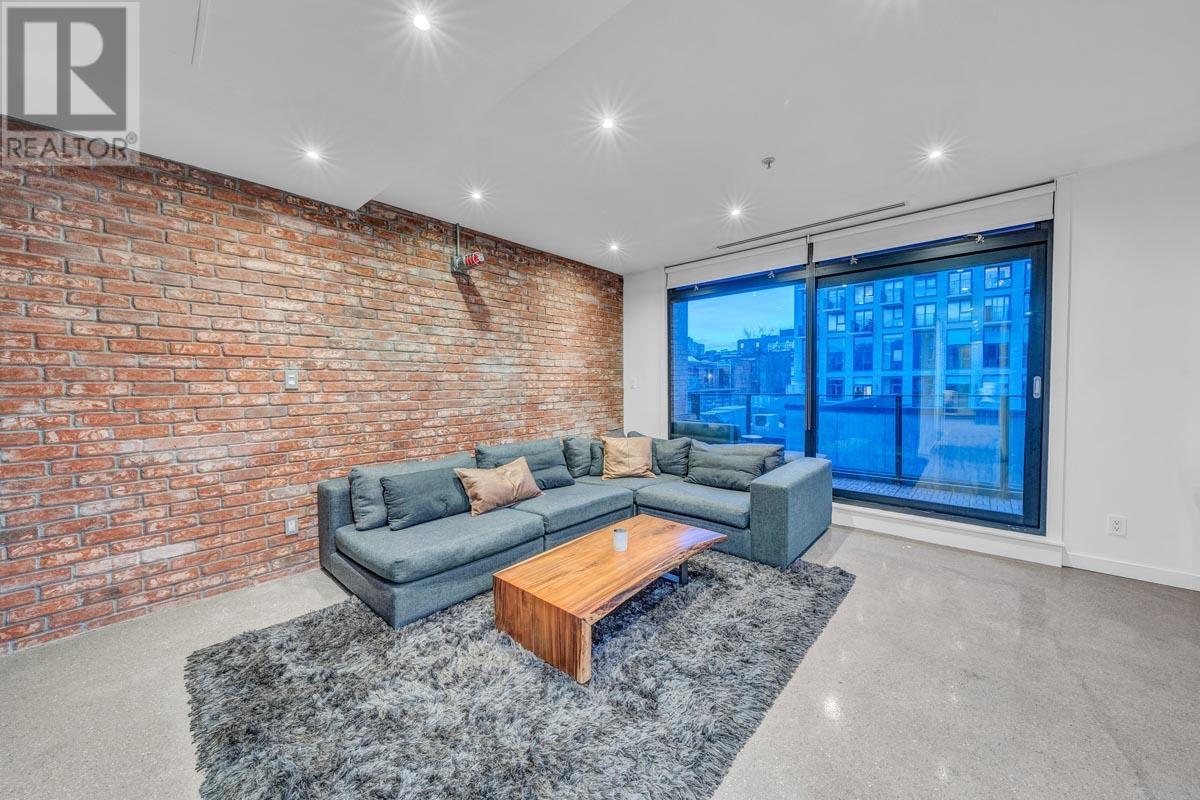 Photo 3 of 305 12 Water Street, Vancouver BC