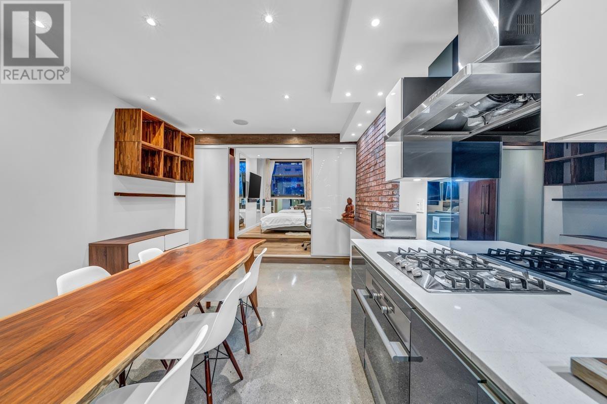 Photo 5 of 305 12 Water Street, Vancouver BC