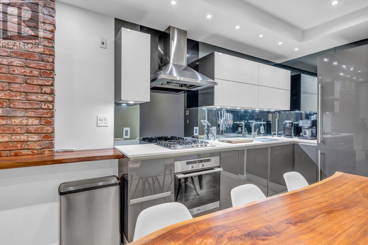 Photo 6 of 305 12 Water Street, Vancouver BC