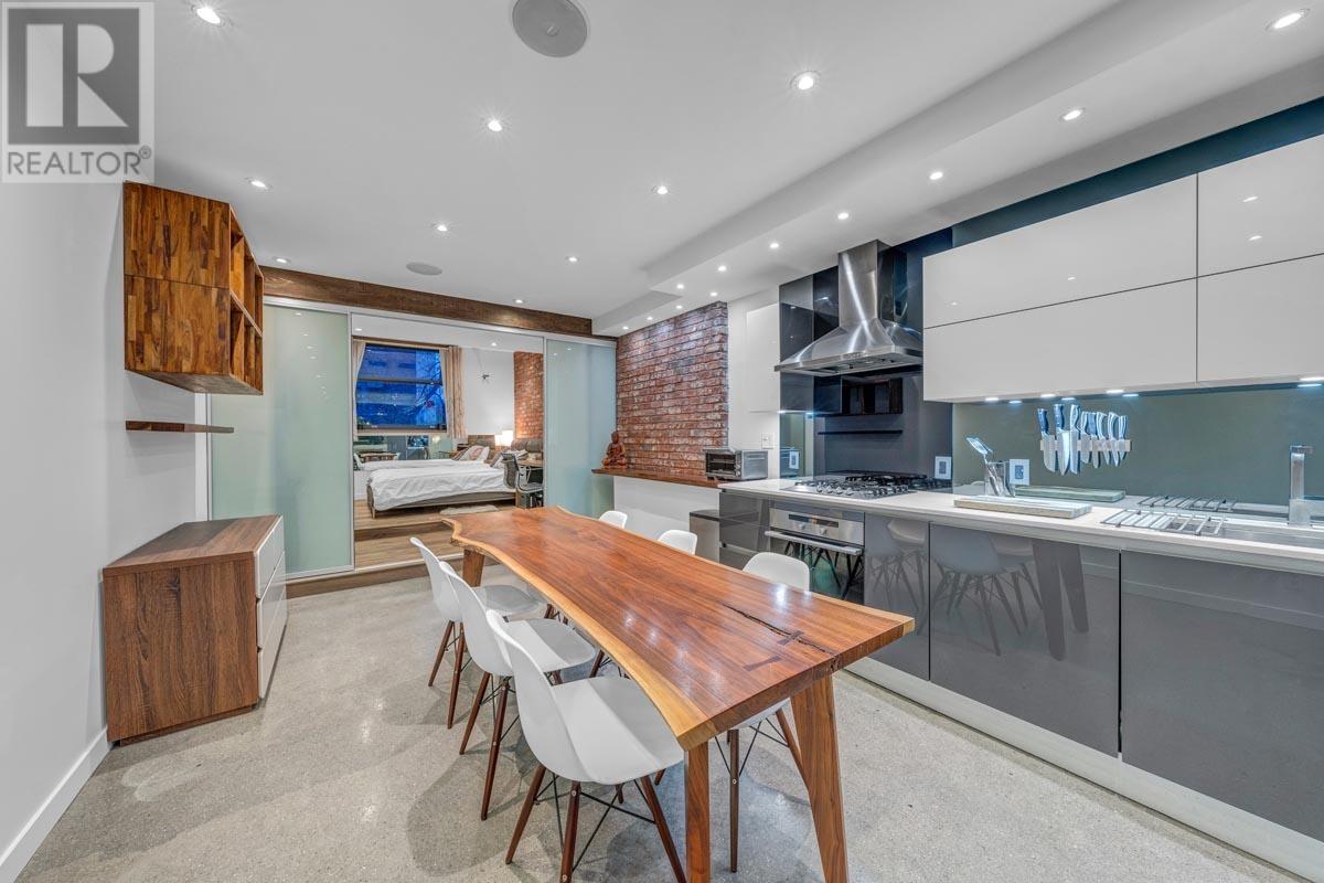 Photo 7 of 305 12 Water Street, Vancouver BC