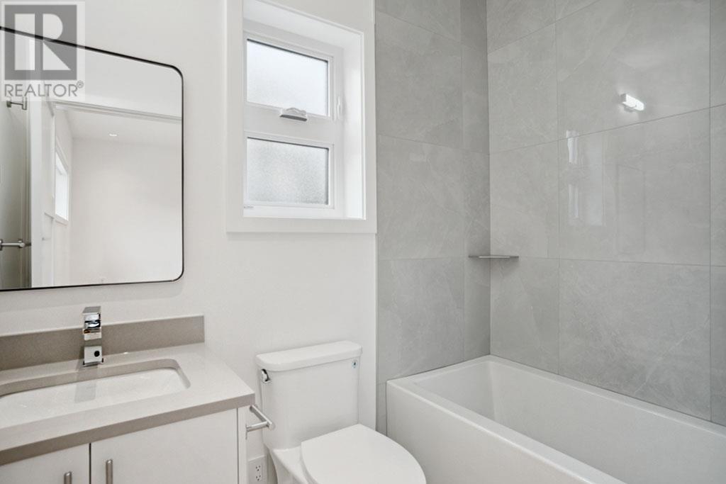 Photo 10 of 3 2732 E 56th Avenue, Vancouver BC