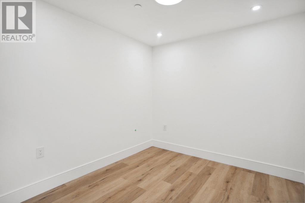 Photo 11 of 3 2732 E 56th Avenue, Vancouver BC