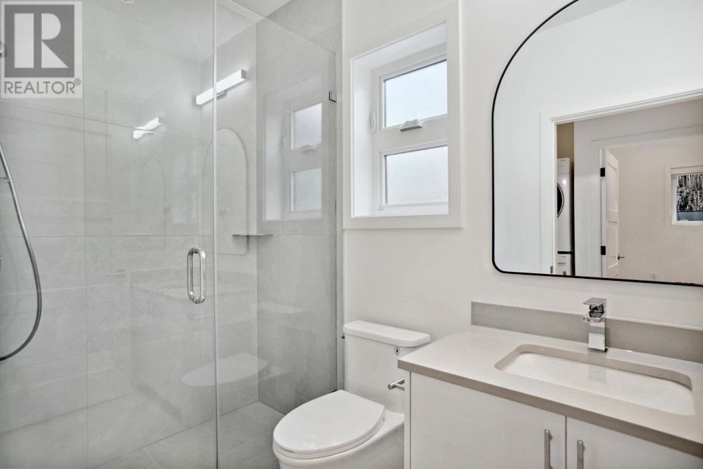 Photo 13 of 3 2732 E 56th Avenue, Vancouver BC