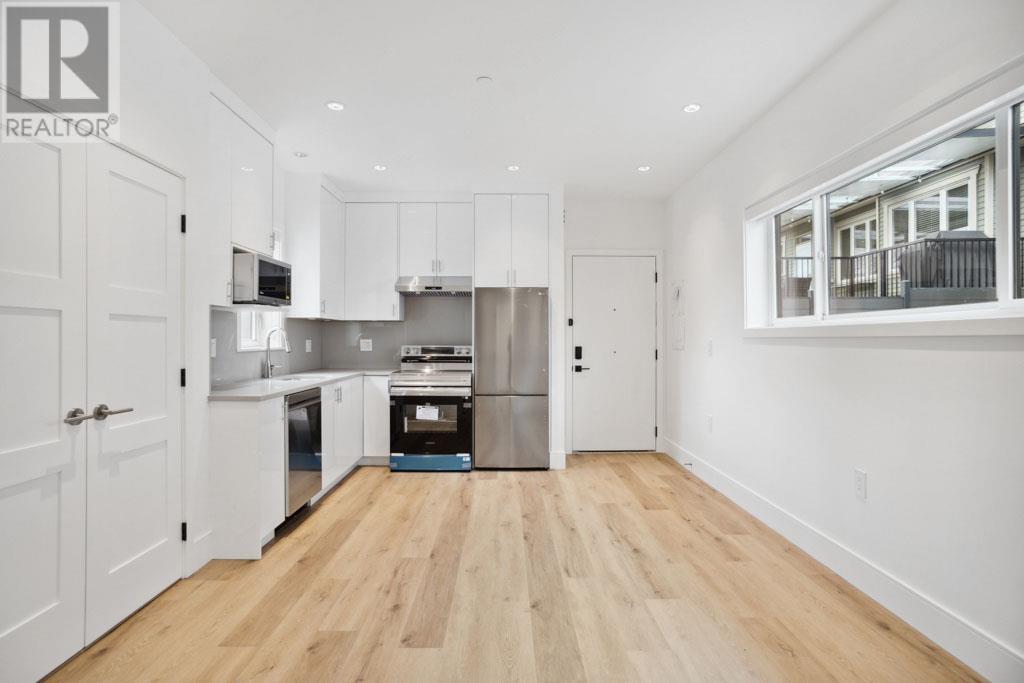 Photo 5 of 3 2732 E 56th Avenue, Vancouver BC