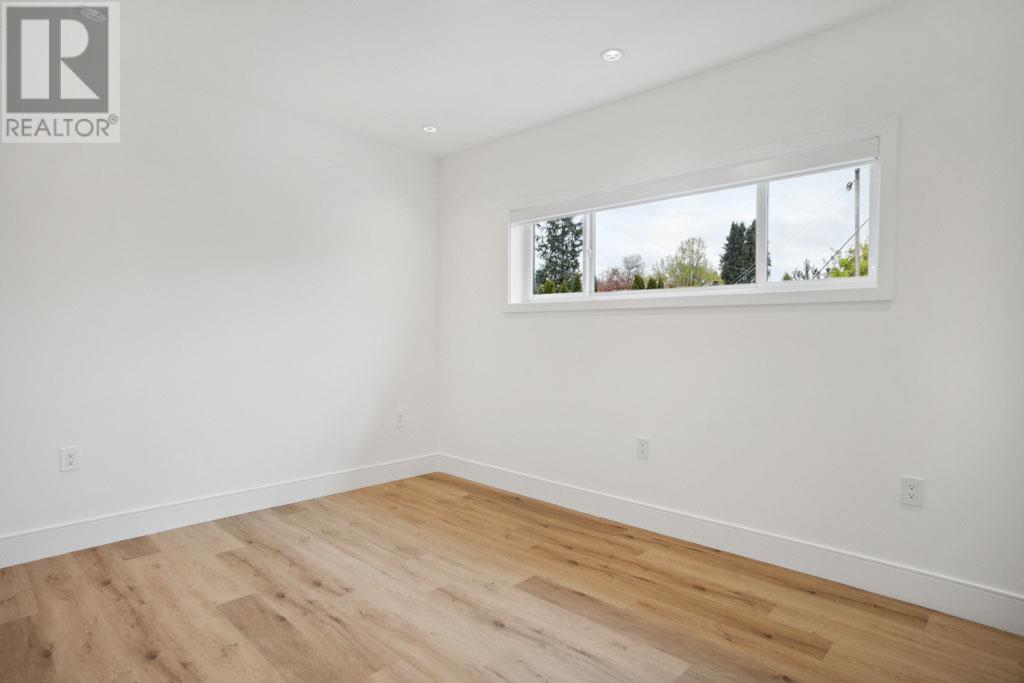 Photo 9 of 3 2732 E 56th Avenue, Vancouver BC