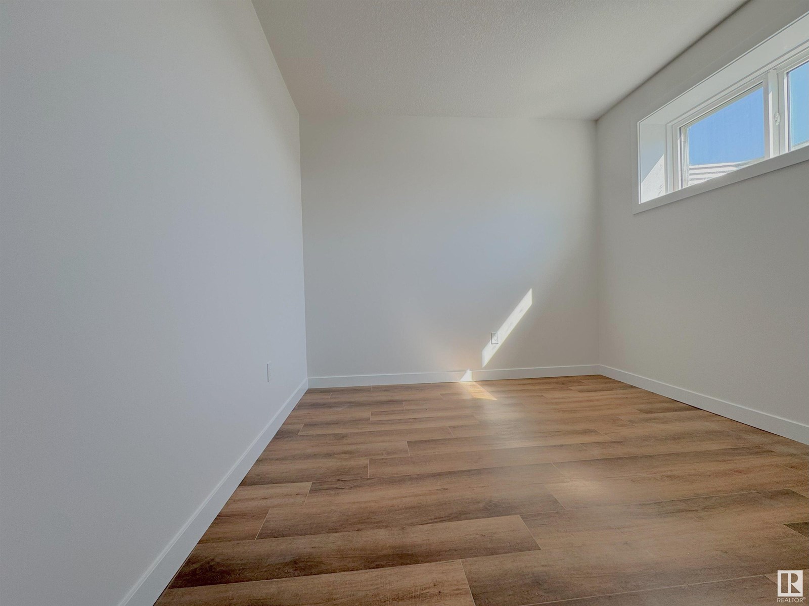 Photo 10 of 741 Mattson Dr Sw, Edmonton AB