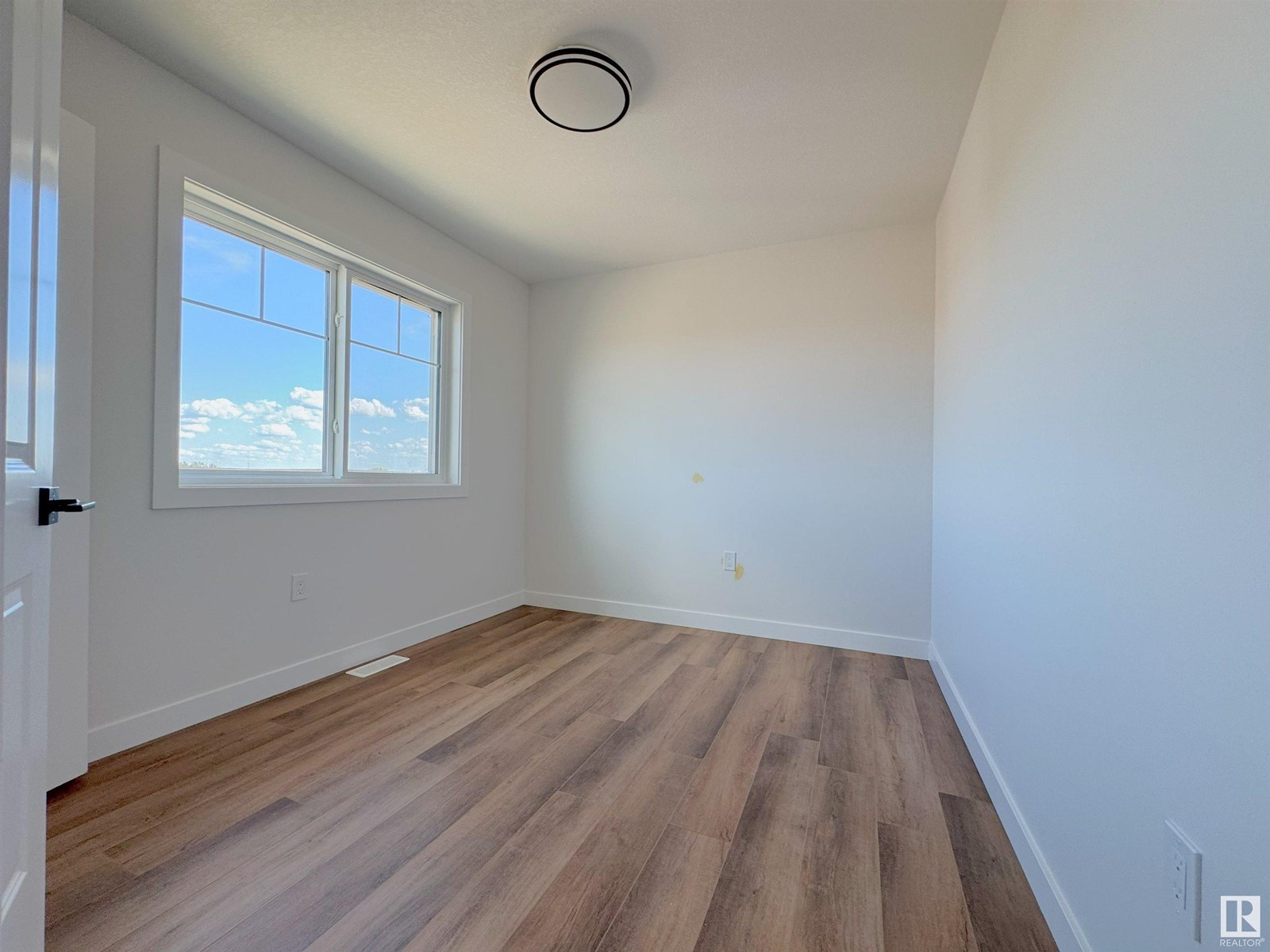 Photo 12 of 741 Mattson Dr Sw, Edmonton AB