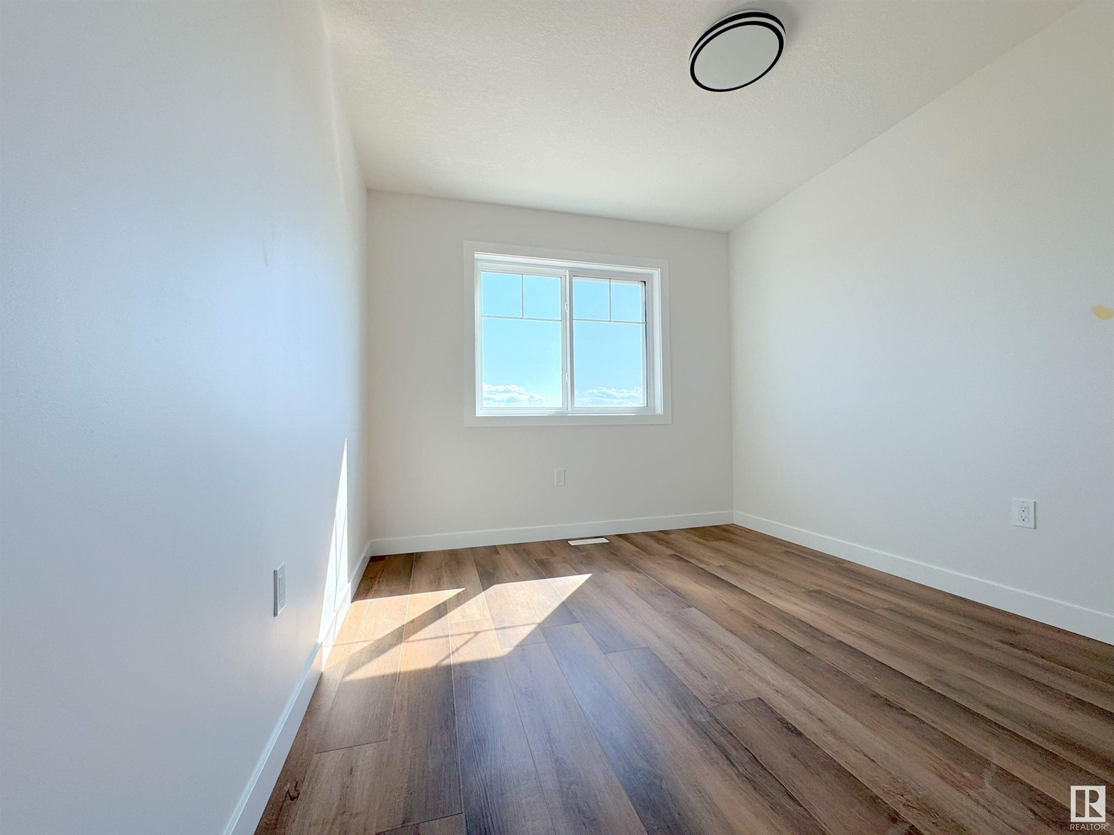 Photo 13 of 741 Mattson Dr Sw, Edmonton AB